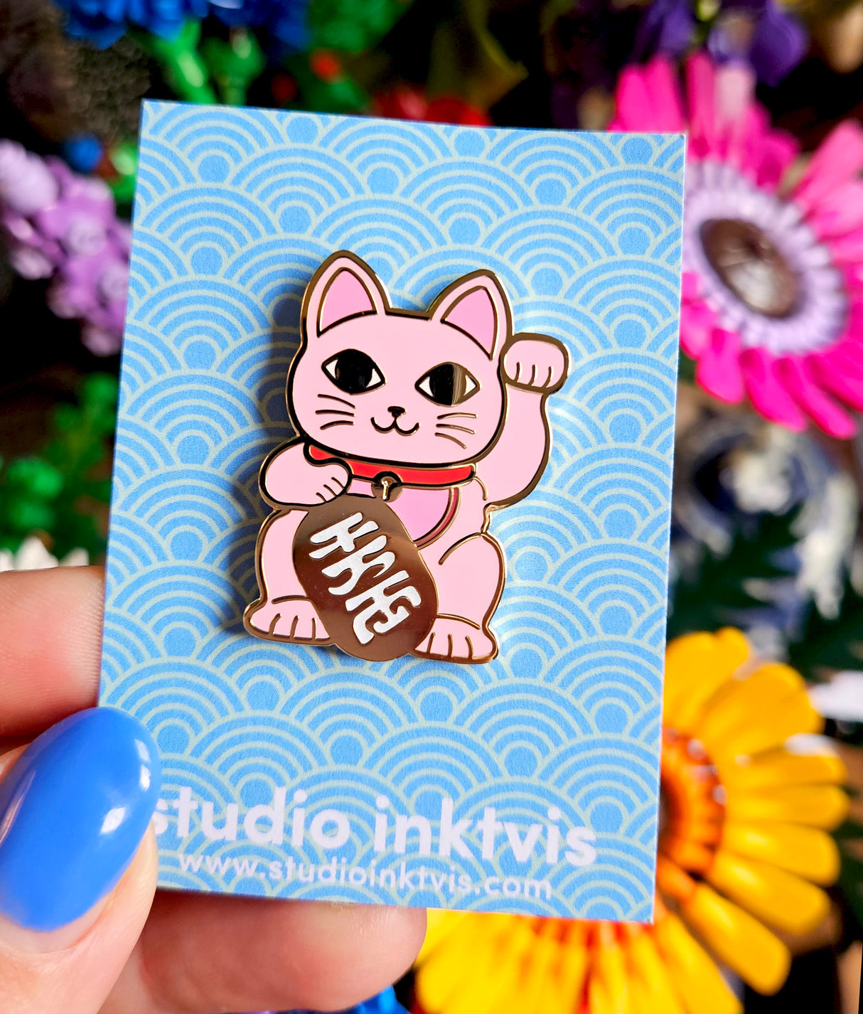 Pin Maneki Neko roze gelukskat