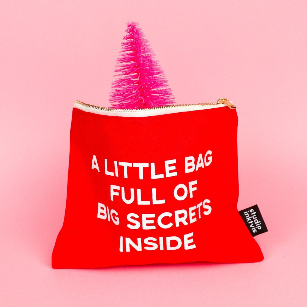 Etui A little bag full of big secrets inside rood-Studio Inktvis-Studio Inktvis