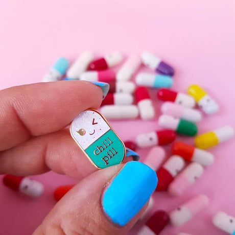 Pin Chill pill mint glitter-Studio Inktvis-Studio Inktvis