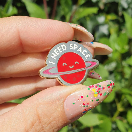 Pin I need space quote planeet rood-Studio Inktvis-Studio Inktvis