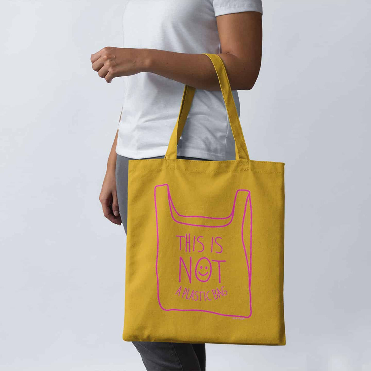 Tas This is not a plastic bag mosterd-Studio Inktvis-Studio Inktvis